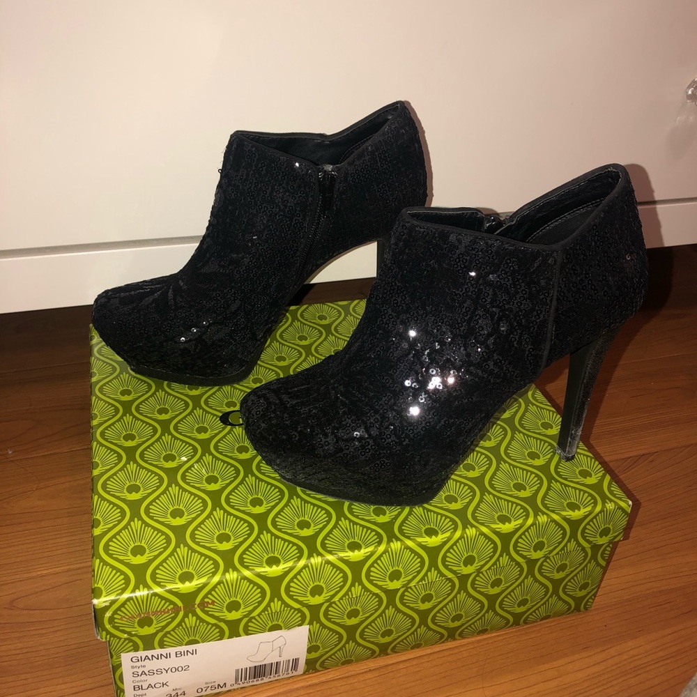Gianni Bini Black Heel Booties